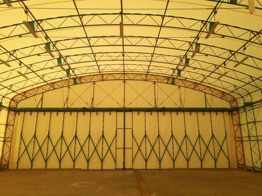 テント倉庫の施工事例の写真