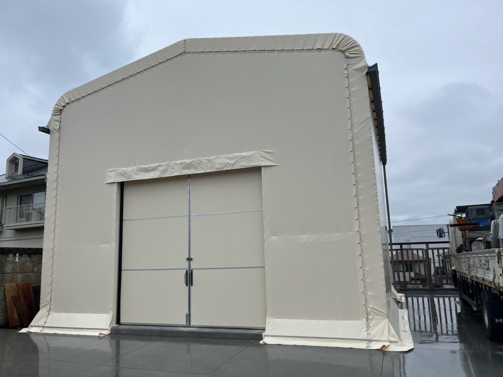 テント倉庫の施工事例の写真